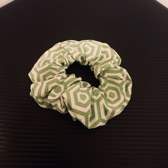 Green Abstract Pattern Scrunchie! - Picture 1 of 2
